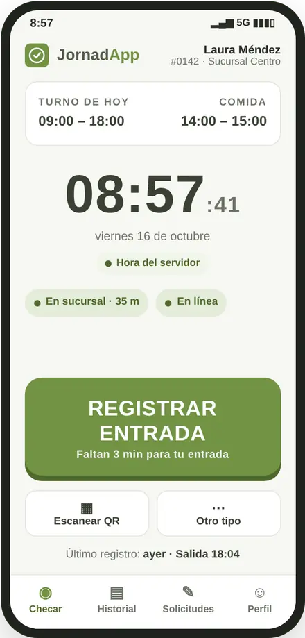 App del empleado en el celular lista para registrar la entrada, con la hora del servidor